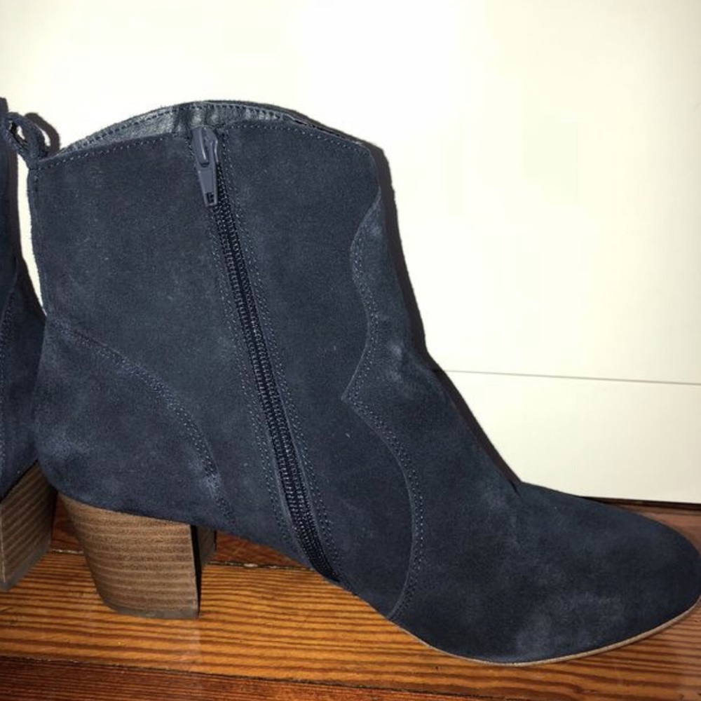 STEVE MADDEN, NAVY BOOTIES, SIZE 10W
